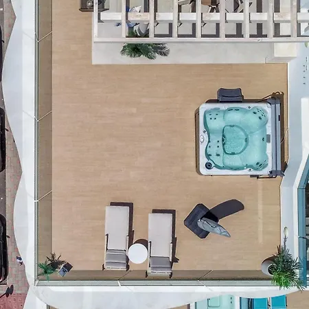 Vivi Homes - Kenzo Pool, Jacuzzi, Terrace & Sea View Fuengirola