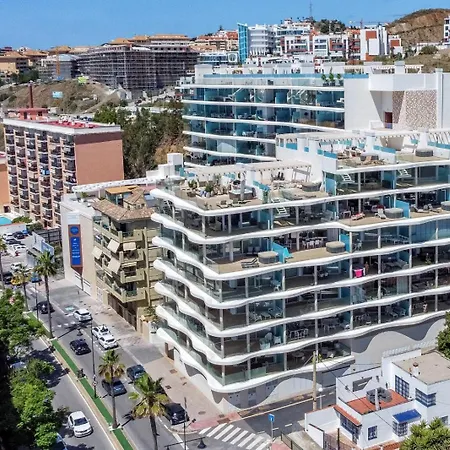 Vivi Homes - Kenzo Pool, Jacuzzi, Terrace & Sea View Apartment