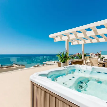 Vivi Homes - Kenzo Pool, Jacuzzi, Terrace & Sea View Apartment *