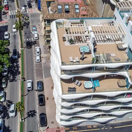 Vivi Homes - Kenzo Pool, Jacuzzi, Terrace & Sea View Apartment