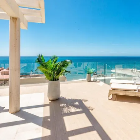 Vivi Homes - Kenzo Pool, Jacuzzi, Terrace & Sea View *