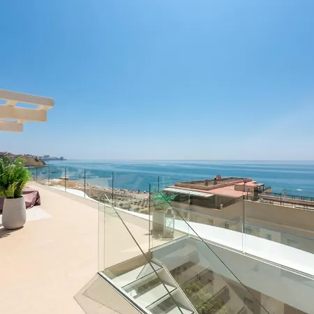 Vivi Homes - Kenzo Pool, Jacuzzi, Terrace & Sea View Apartment *