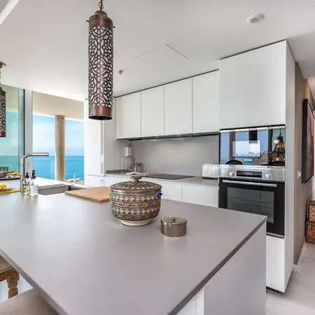 Vivi Homes - Kenzo Pool, Jacuzzi, Terrace & Sea View Apartment