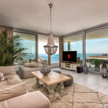 Vivi Homes - Kenzo Pool, Jacuzzi, Terrace & Sea View *
