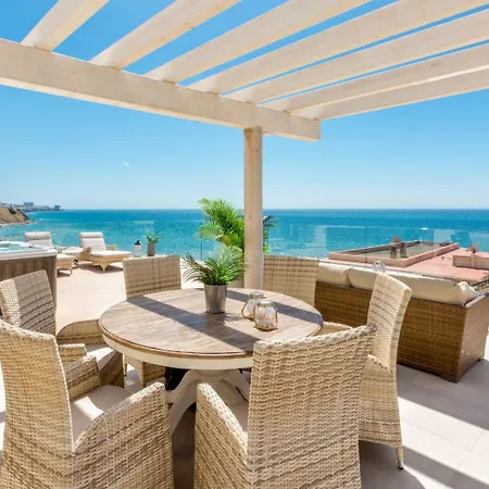 Vivi Homes - Kenzo Pool, Jacuzzi, Terrace & Sea View