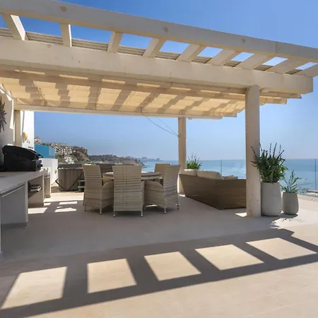 Vivi Homes - La Ola Pool, Terrace & Sea View *