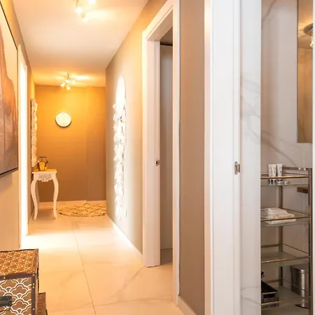 Vivi Homes - La Ola Pool, Terrace & Sea View