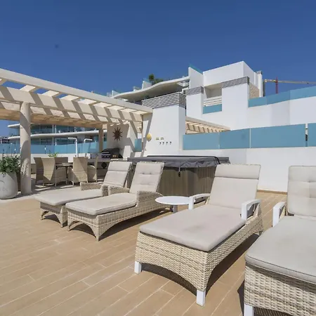 Vivi Homes - La Ola Pool, Terrace & Sea View *