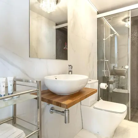 Vivi Homes - La Ola Pool, Terrace & Sea View