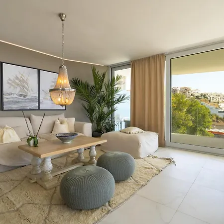 Vivi Homes - La Ola Pool, Terrace & Sea View Apartment